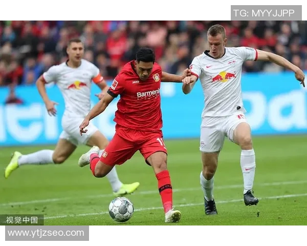 帕德伯恩与汉堡激战正酣比分揭晓精彩瞬间回顾